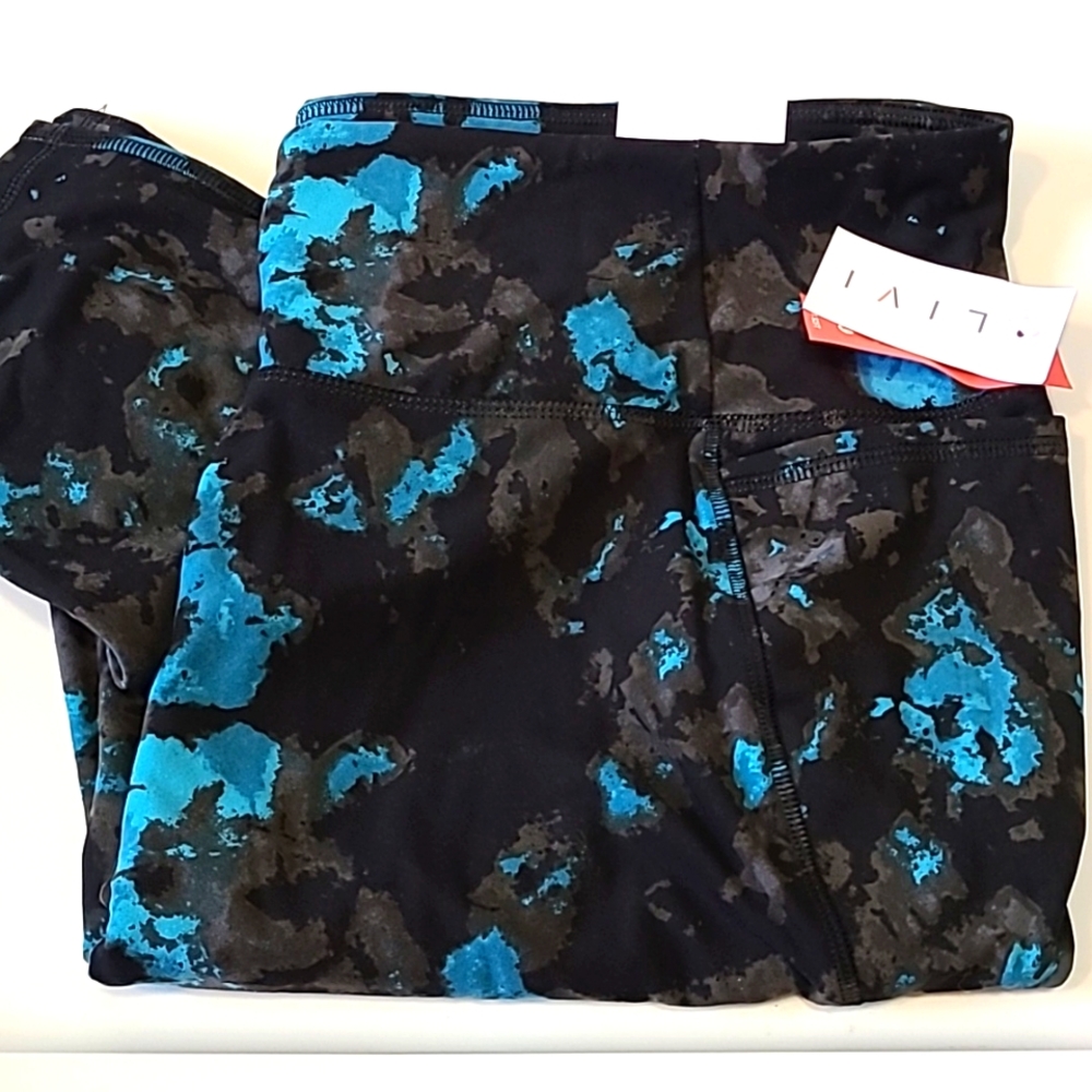 NWT 🌸 LIVI Soft Active legging with pockets 22/24